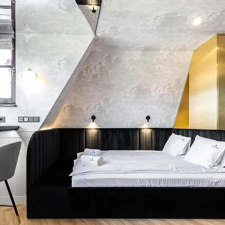 Black Bear Aparthotel 4*