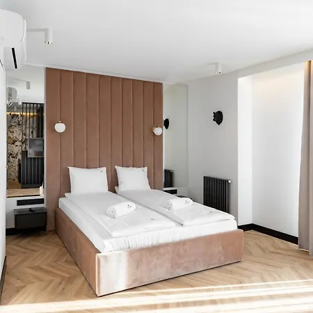 Black Bear Aparthotel 4*