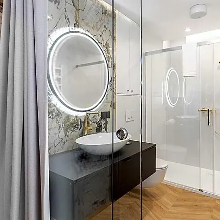 Black Bear Aparthotel 4*