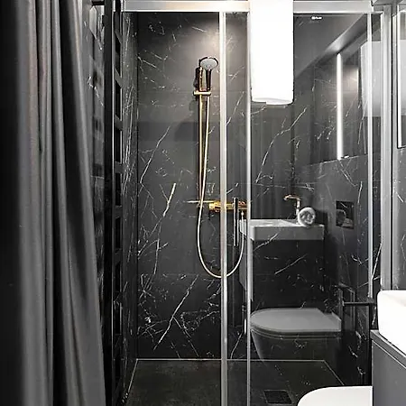 Aparthotel Black Bear 4*