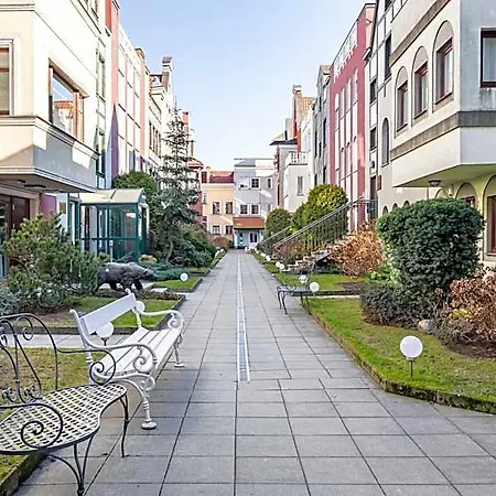Aparthotel Black Bear 4*