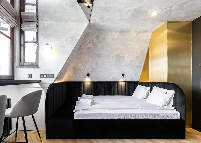 Black Bear Aparthotel 4*