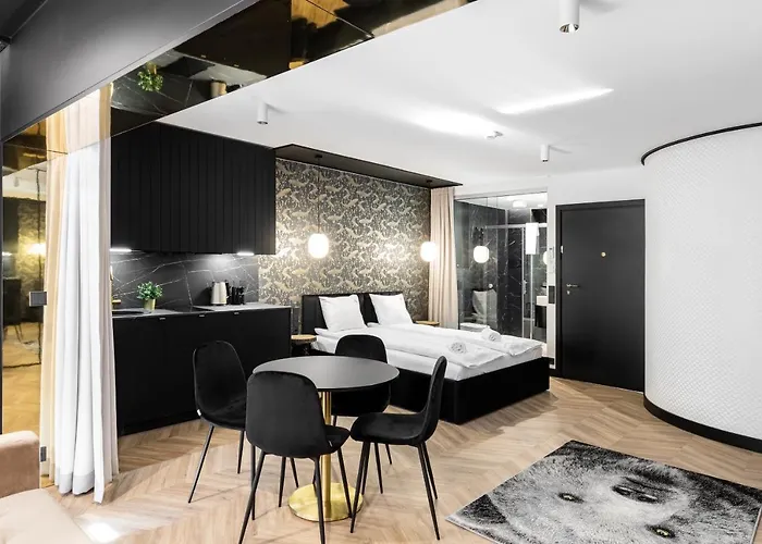 Aparthotel Black Bear 4*