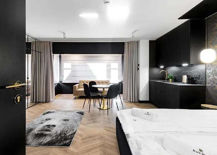 Black Bear Aparthotel 4*